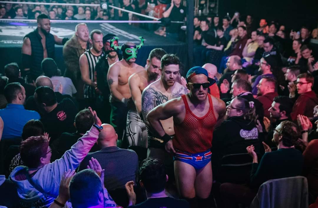 imsomunny's tweet photo. i think @thisis_progress should do a #GRAPSESSION

but it's with me and @kidlykos commentating over the REVERSE BATTLE ROYAL madness from #chapter100 https://t.co/dUxO3dZXUy