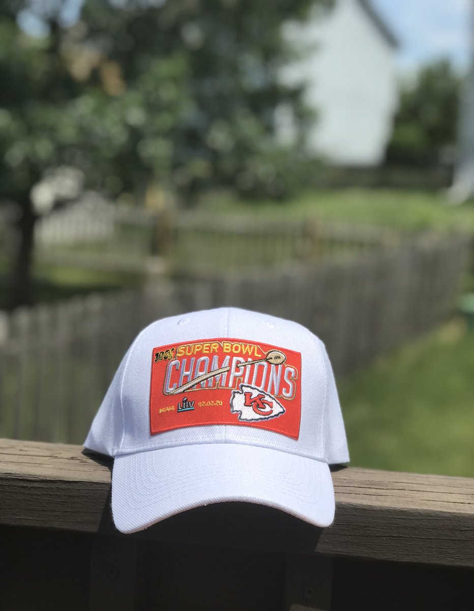 ChiefsFocus's tweet photo. 🚨 We're giving away this 2019 Chiefs Super Bowl LIV Champions hat 🧢 

Want to win it⁉️

1️⃣ Follow us (@ChiefsFocus)
2️⃣ Retweet this tweet
3️⃣ Tag two OR MORE friends

We'll announce the winner on 6/15/20

#ChiefsKingdom | #Giveaway https://t.co/rK35nx1ic3