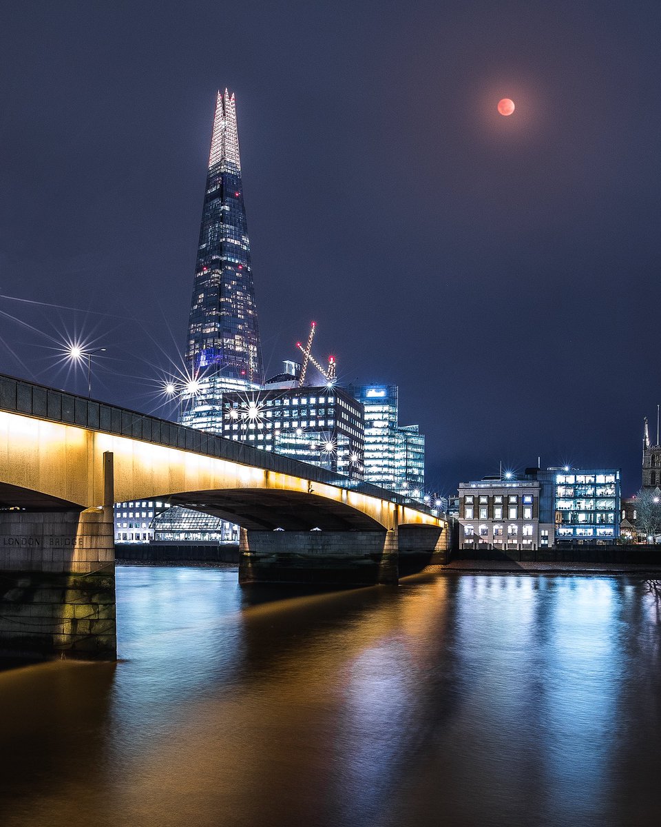 Yes way, Rosé! 

Anyone manage to catch the ‘Strawberry Moon’ lunar eclipse last night?

Tag me in your images!
 
#london #lovelondon #photooftheday #CityOfLondon #photographylovers #canonphotography #cityscape #nightphotography #PinkMoon #LunarEclipse #lunareclipse2020