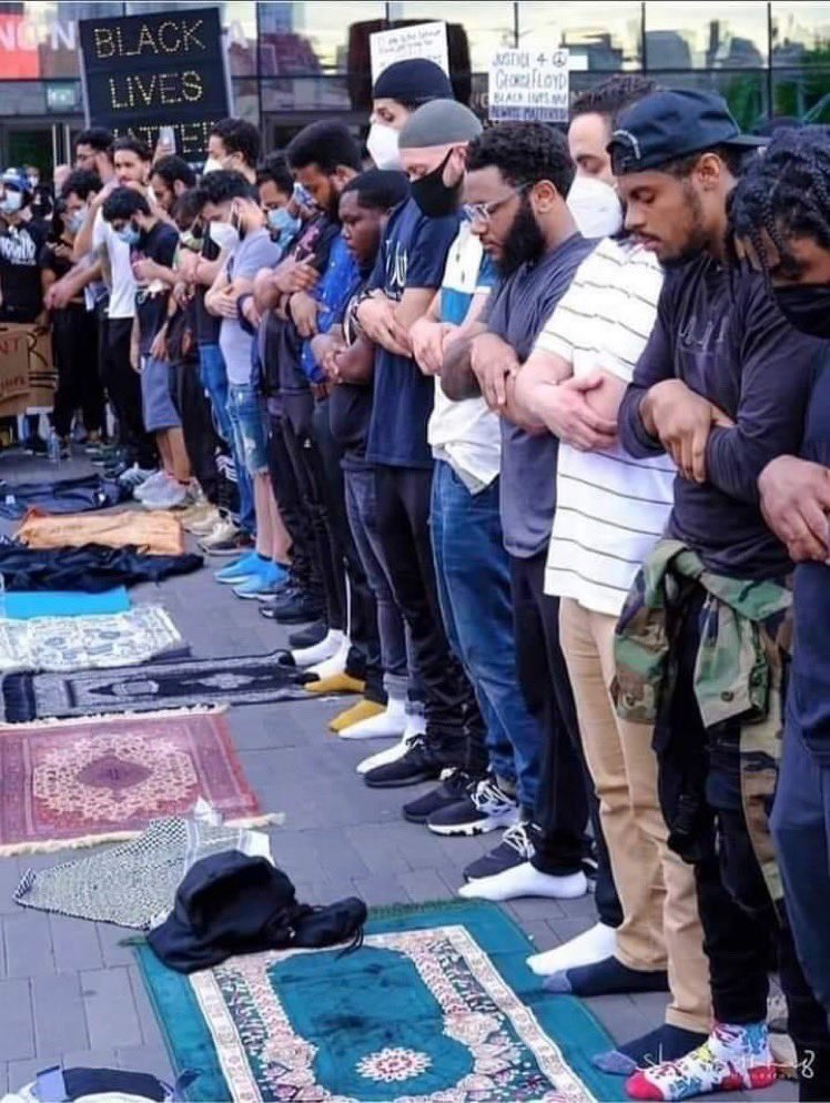 aaz00zee's tweet photo. "انت لا تعرف كيف سيغيّر الله المشهد لأجلك، وكيف سيُعيد ترتيب الأقدار تلبيةً لندائك ورجائك {فَاسْتَجَبْنَا لَهُ}، هذه لوحدها كفيلة أن تجعلَ من المستحيل ممكنًا، ومن الصعب سهلًا، ومن البعيد قريبًا، فأبشر ثم أبشر يا من لجأت لمن إذا أراد شيئًا قال له "كُن فيكون". https://t.co/OZcmQ2X2t8