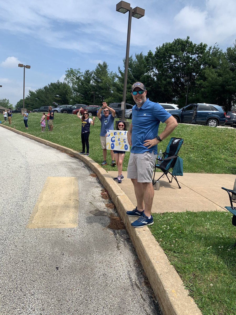 All the smiles as we welcomed the Class of 2024 and celebrated <a href="/UMVIKINGS2020/">Class Of 2020</a> 💛💙 #vikingpride