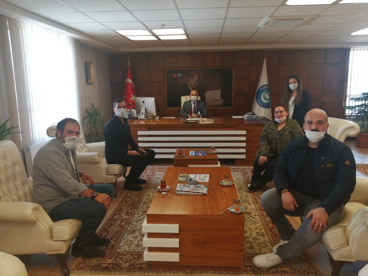 Türk Eğitim-Sen Genel Başkanı Sn. Talip GEYLAN'ı makamında ziyaret ederek sektörün var olan sorunları konuşuldu.Dosyamızı sunduk.
ÖZRÖ-DER'in kurulması ile ilgili memnuniyetlerini dile getirerek destek vereceklerini ilettiler.
Teşekkür ederiz.
<a href="/TalipGeylan06/">Talip Geylan</a> <a href="/TurkEgitimSen/">Türk Eğitim Sen</a>
