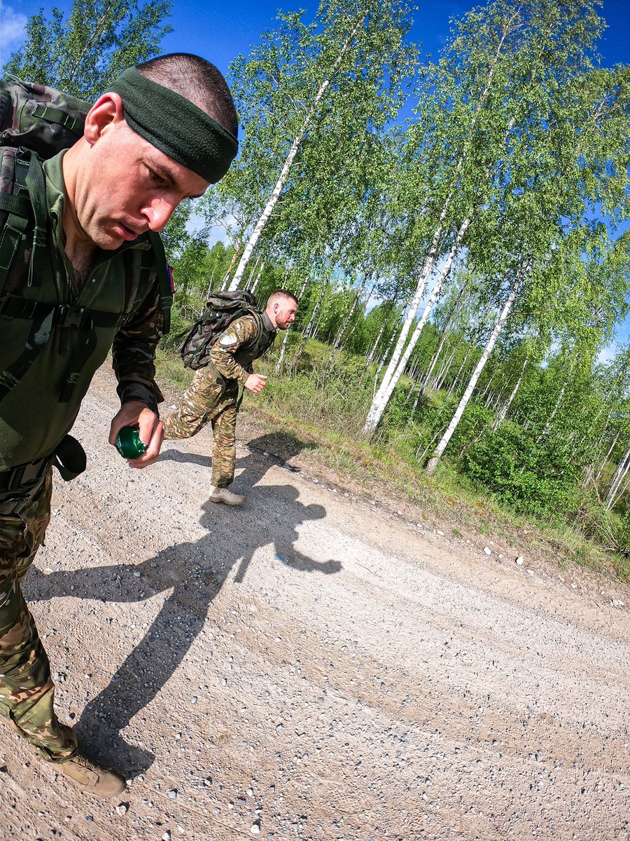 AnzeCesen's tweet photo. Army Competition 🏃🏻🛶🌿 @GoPro #armyWayOfLife @suunto @SalomonSports @GoPro @2Toms @MediDyne https://t.co/y34BOXxgAk