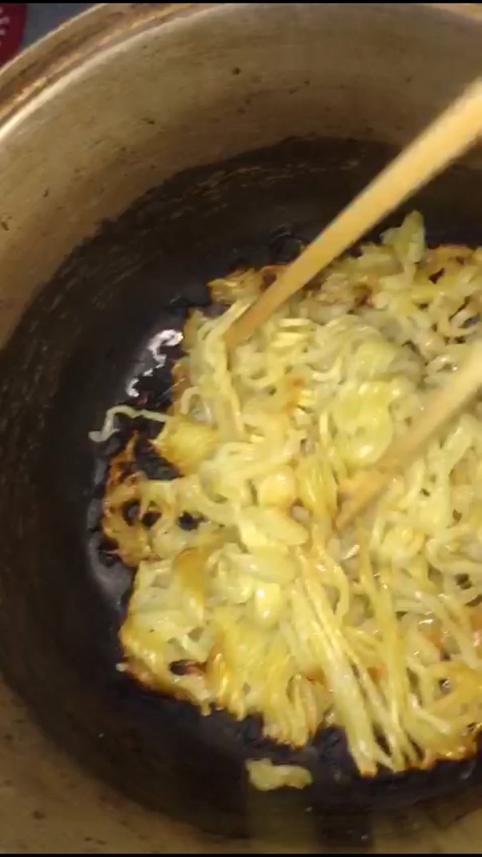 taniafatiah's tweet photo. @FOODFESS2 Padahal cuman masak mie goreng, tapi gosonggg https://t.co/ZUgkqErMwC