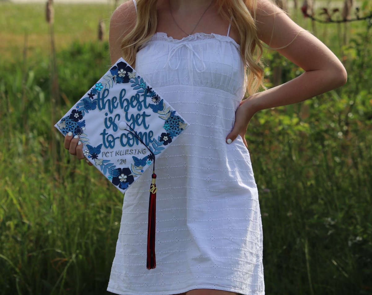 atroup21's tweet photo. I did it 🎓🥺 https://t.co/Z9cF7FcJqB