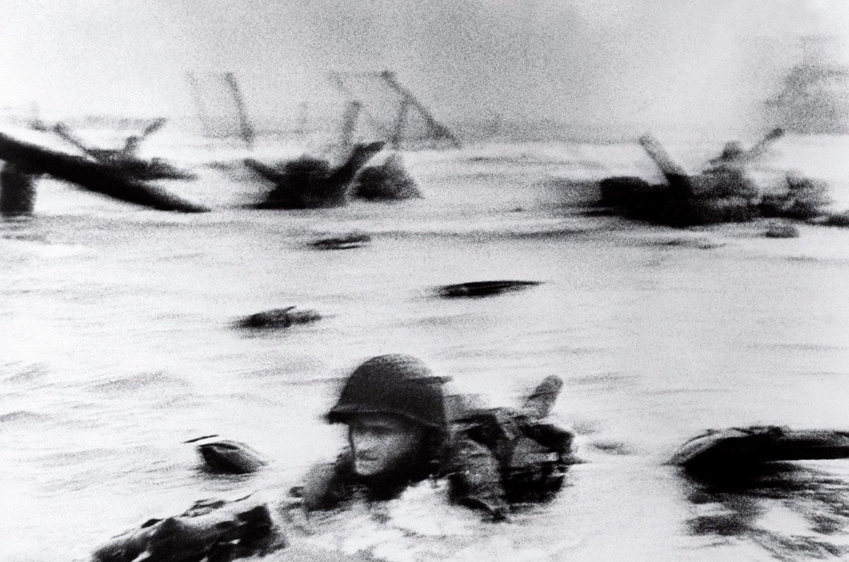 BeschlossDC's tweet photo. Omaha Beach on D-Day, today 1944:       #Capa https://t.co/vUmwIcOdoz