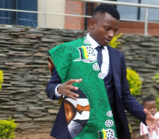 MangoFuu's tweet photo. The only person that can save UL rn #ULMustFall https://t.co/Ff9CbOvIUg