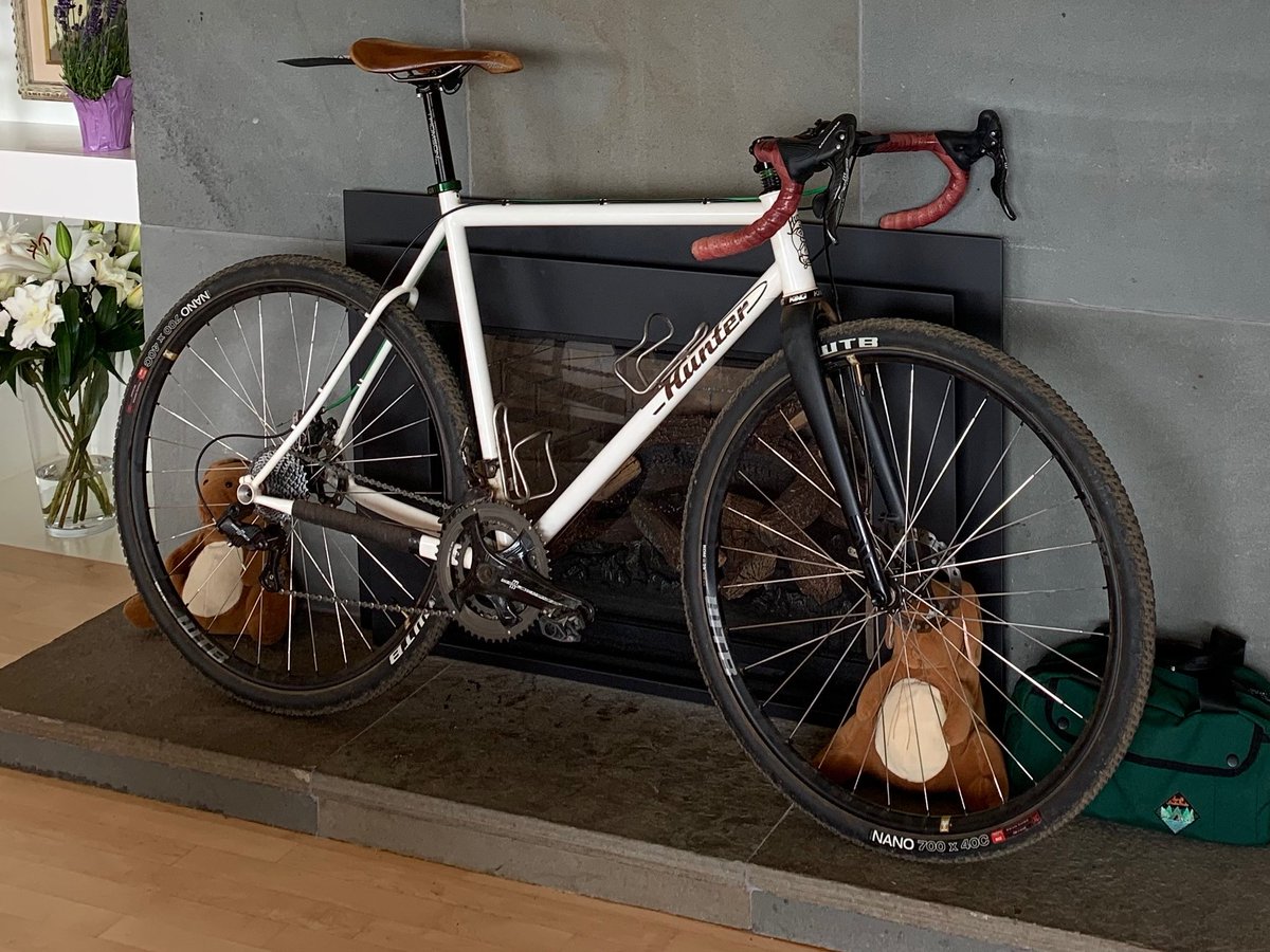coachdemakos's tweet photo. Hey SF - white custom Hunter bike stolen from Inner Richmond 6/4. Belonged to someone who passed away a year ago, has tremendous sentimental value. His partner would love to see this returned home. Thank you for any leads @stolenbikessfo @sfbike https://t.co/4C5bjvt8Eq