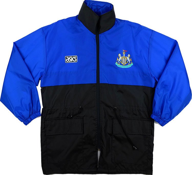BellamysDam's tweet photo. #NUFC fans! 

We’re new to this Twitter lark and need a following so we’re doing a #competition

We’ve got this lush ASICS Toon coat available from the Keegan era to giveaway!

Simply retweet and give us a follow for a chance to win!

Winner announced Sat 13th #cans #NUFCTakeover https://t.co/6jiASTJzvx