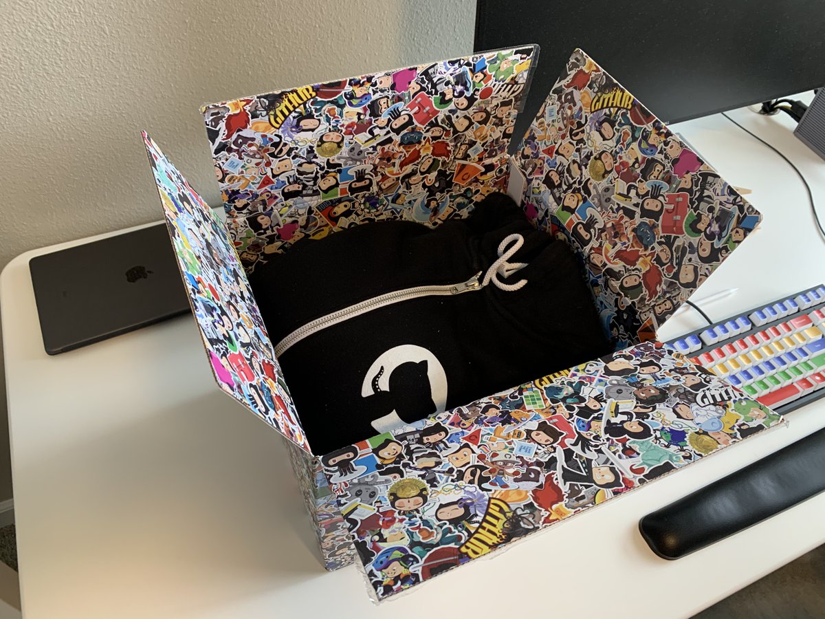 Hanse00's tweet image. Someone from @github just showed up at my front door with this. A thank you for my active contribution to #GitHubSatellite. I don&apos;t really know what to say, other thank you back!

It all went so fast that I even forgot to ask the person&apos;s name. But thanks anonymous Hubber!