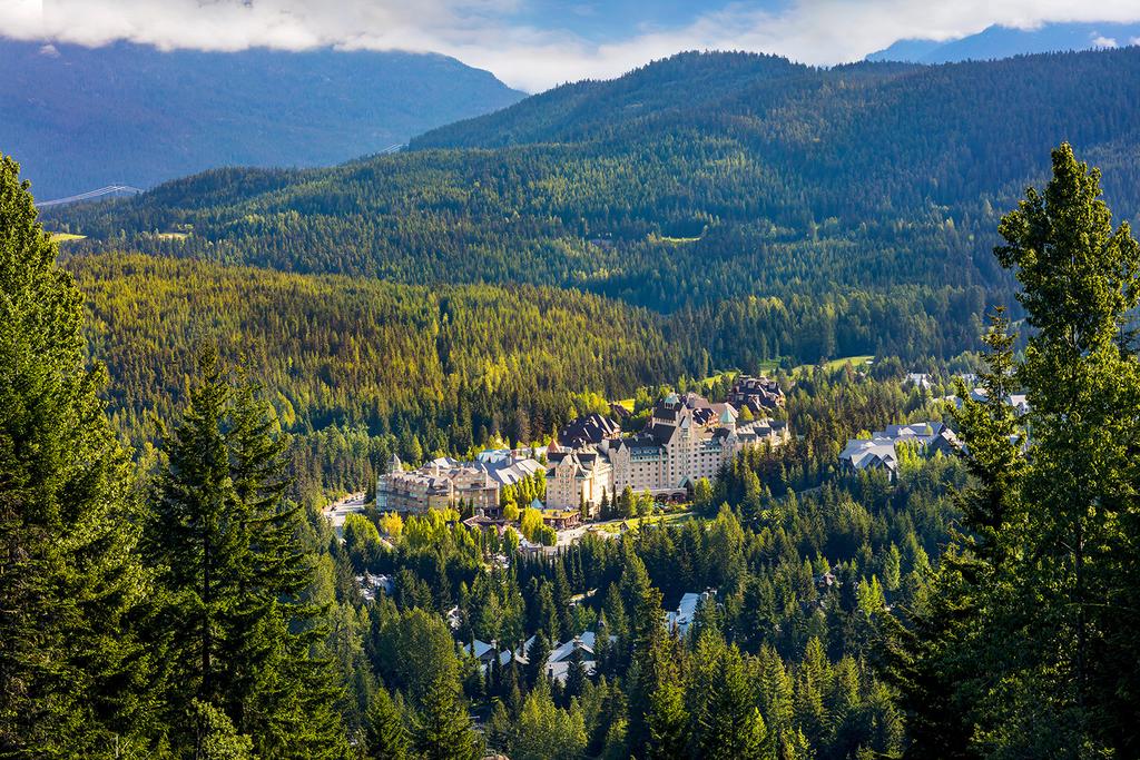 Whistler is the perfect destination for a #weekendgetaway &amp; <a href="/FairmontWhistlr/">FairmontWhistlr</a> has an incredible book 1 night &amp; stay the 2nd FREE offer for BC residents right now. Valid for 2020 stays, must be booked by June 15. Contact us to book!
northsouthtravel.com/product/whistl… #whistler #veryvancouver