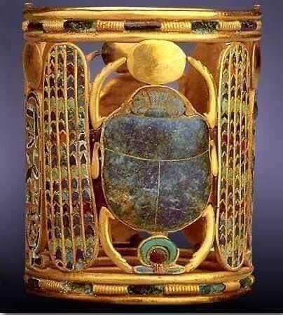 surimana16's tweet photo. Egyptian jewelry, simply exquisite! https://t.co/qklpkX8ZeU
