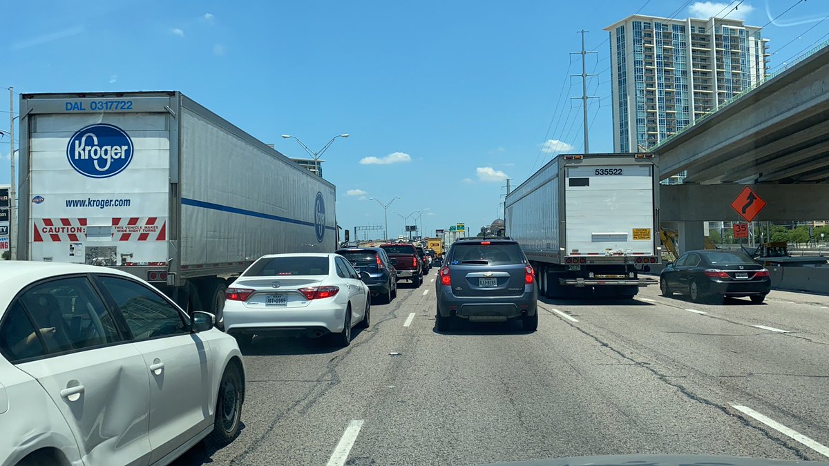 NicGarcia's tweet image. Traffic on I-35E. #newnormal is a lot like the #oldnormal