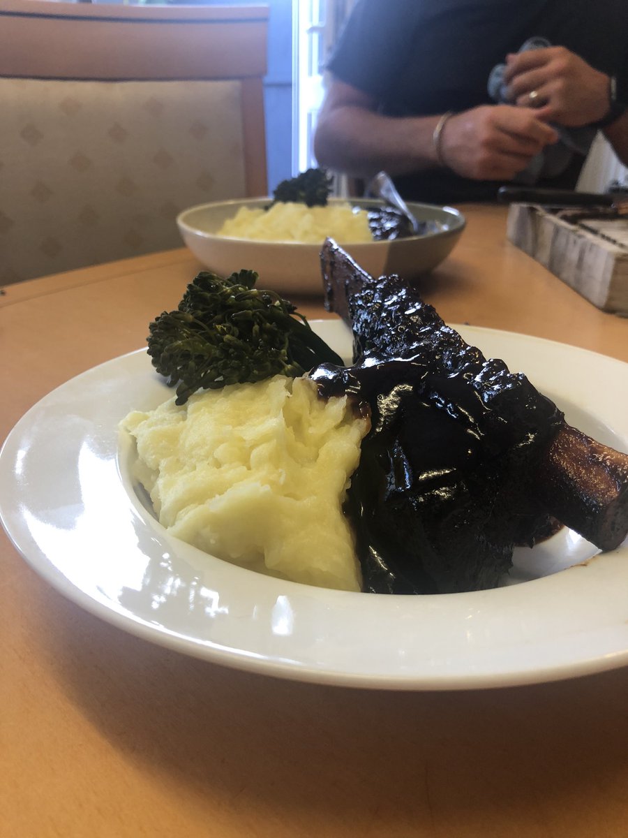 TDyos's tweet photo. Thank you @jamesmartinchef for this awesome Jacobs ladder of beef recipe,delicious ! thank you @StiltonButchers for this cracking piece of meat, top quality as always !! #beef #ribs https://t.co/IH1Libibkj