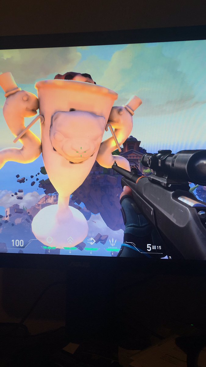 Predominant_Foe's tweet photo. Made it to the trophy! Anyone wanna play valorant pm me. https://t.co/TsIrO9DnYx