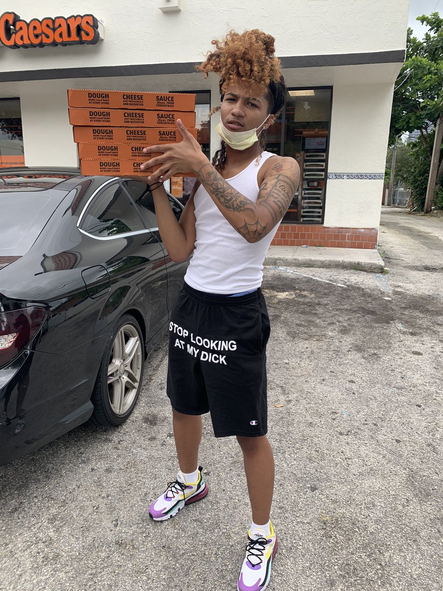 mronthewater's tweet photo. while y’all mf’s lootin the streets of our city🤦🏽♂️ imma feed the people that live on them🙏🏽🖤 remember this is our city🗣 #blacklivesmatter #blm #feeddastreets #miami https://t.co/3PUZFpzwmu