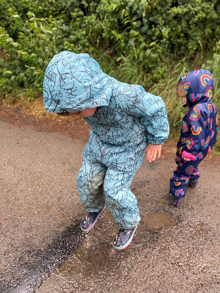 Robins_HMCS's tweet image. Does a rainy weekend mean we need to stay indoors? Of course not!!!!! #splishsplash #puddlejumping #outdoorlearning #wellies #muddypuddles #eyfs #letthembelittle #LetThemPlay