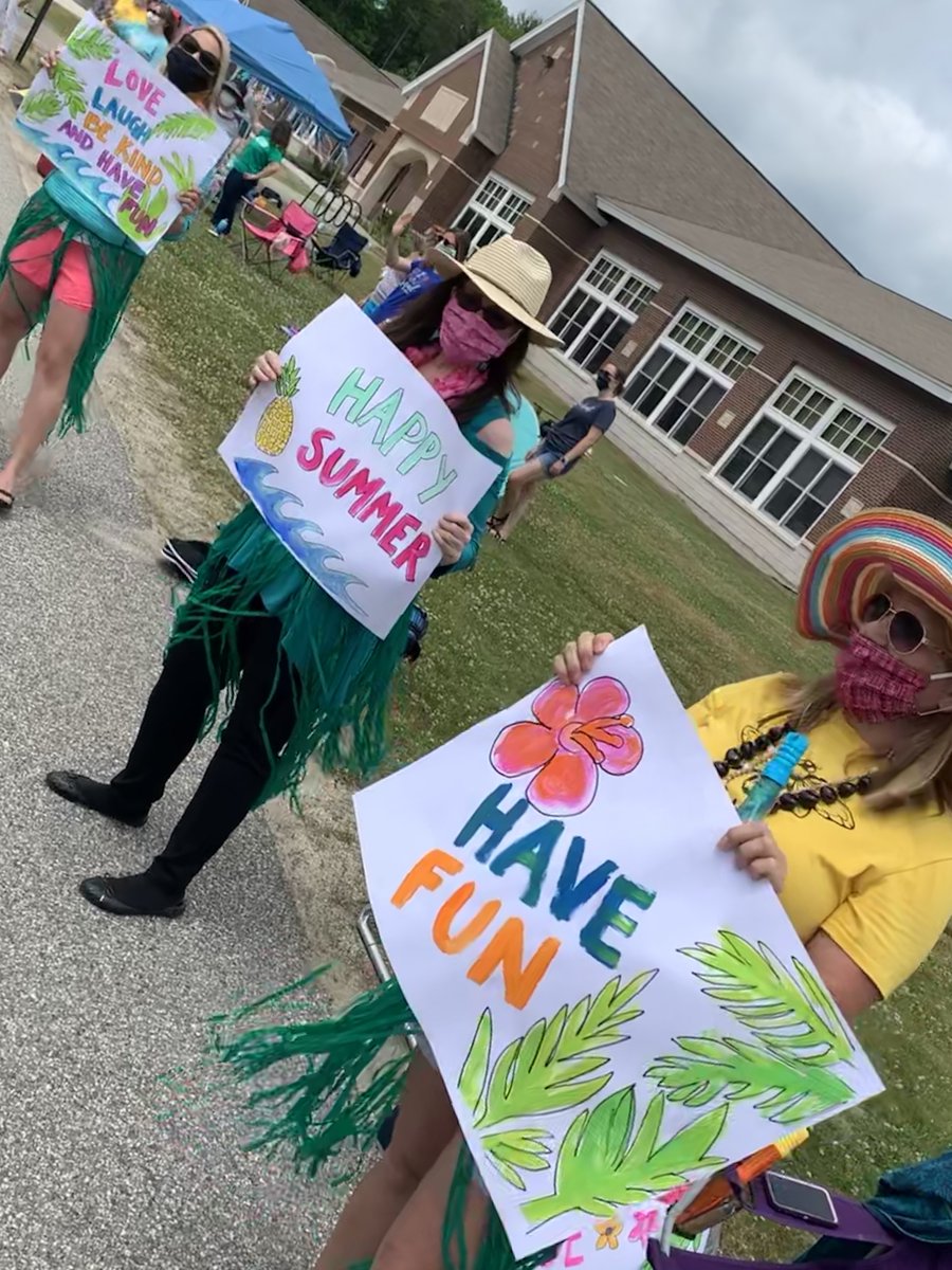 KbunkElementary's tweet photo. A sweet farewell from KES staff, a powerful message from parents, and a special "thank you" to the folks from Honor Flight Maine for joining our summer send-off... https://t.co/77fTdpNtTJ