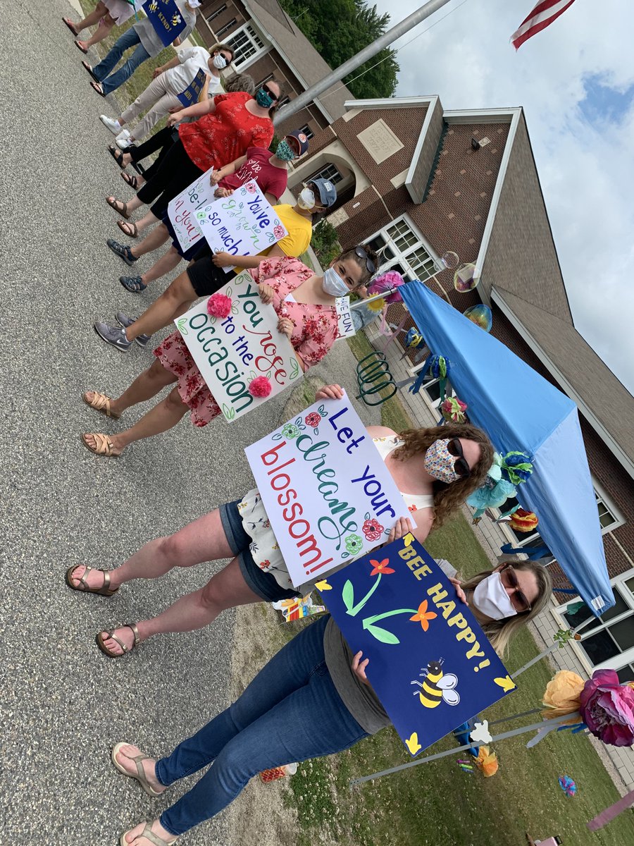 KbunkElementary's tweet photo. A sweet farewell from KES staff, a powerful message from parents, and a special "thank you" to the folks from Honor Flight Maine for joining our summer send-off... https://t.co/77fTdpNtTJ