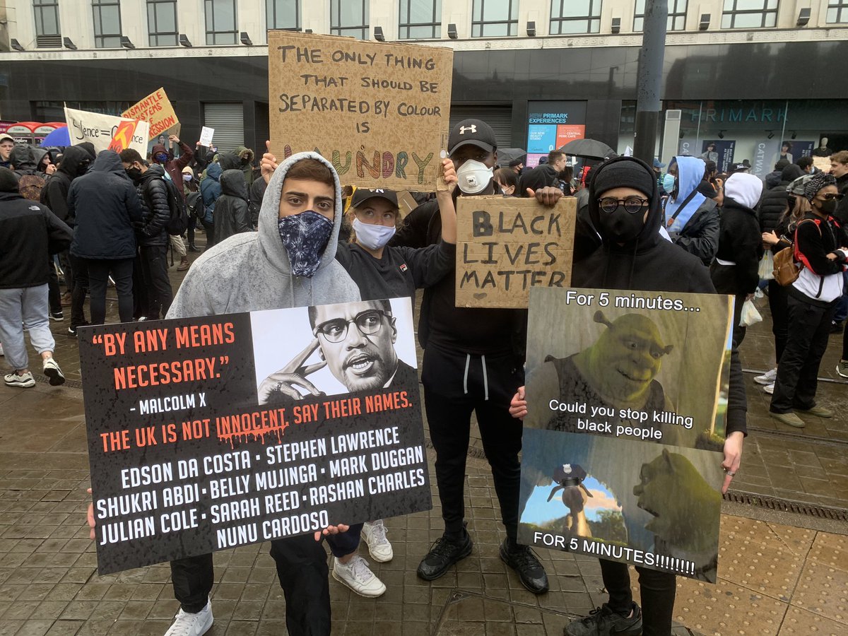 Marched in Manchester’s protest today for Black Lives Matter with a sign that had a simple, yet concise message 🌚 legit it made so many people smile today!! It was an honour marching alongside my black brothers and sisters ✊🏽 #MCRBLM #manchestermarch #manchesterprotests