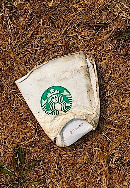 KreggJorgenson's tweet photo. I don't blame Starbucks for the thoughtless litter by some of their customers, but wouldn't it be nice if Starbucks put PLEASE DO NOT LITTER on the sides of their cups? #RandomActsOfCleanUP #Starbucks #LarsLarson https://t.co/2AaFtfpzlR