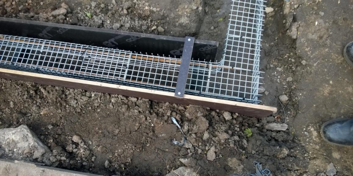 #Builders #Contractors #Designers ensure you have adequate reinforcement in your foundations. (Hint: the recycled supermarket trolley in this pic won't do). See the <a href="/LABC_Warranty/">LABC Warranty</a> Technical Manual for details. ow.ly/iUqi50zZSnh