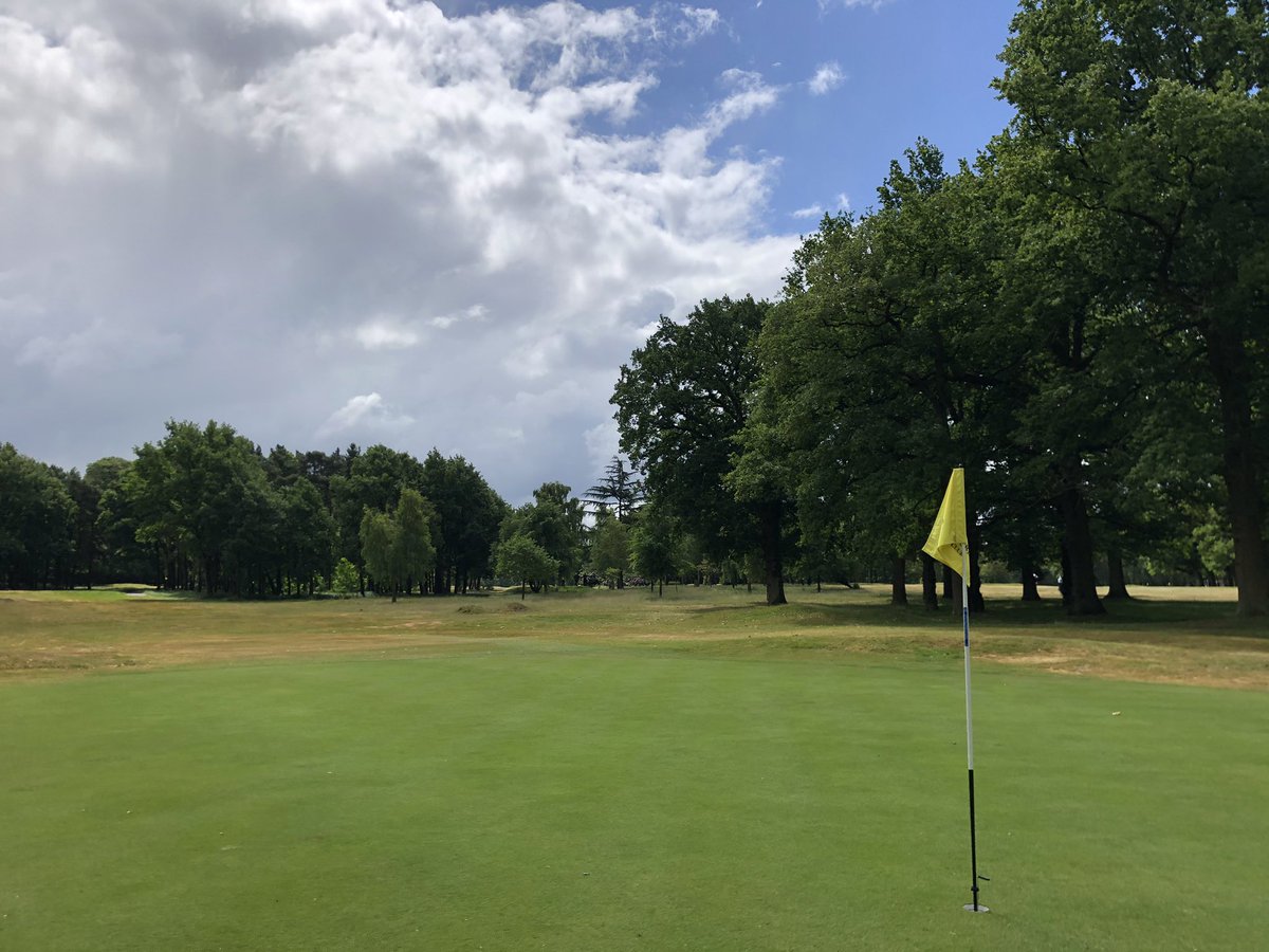 KnutsfordGolf's tweet image. What a day we’ve all had on this fantastic #golf course. A big well done to the @kgc_greens team, greens are looking awesome, new 🕳 work very well and the drainage on the 9th &amp;amp; 18th is now sorted. We hope all enjoyed your round today? ⛳️🌧☔️☀️ #Golflife on the #golfcourse