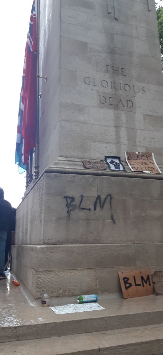 amanbhogal's tweet photo. Our forefathers of ALL backgrounds fought together to defeat actual fascists.
They gave their tomorrow for our today and to gift us a free world where people can freely protest *peacefully*

THEY DID NOT MAKE THE ULTIMATE SACRIFICE FOR THEIR MEMORIAL CENOTAPH TO BE DESECRATED. https://t.co/VxNANeMO6G