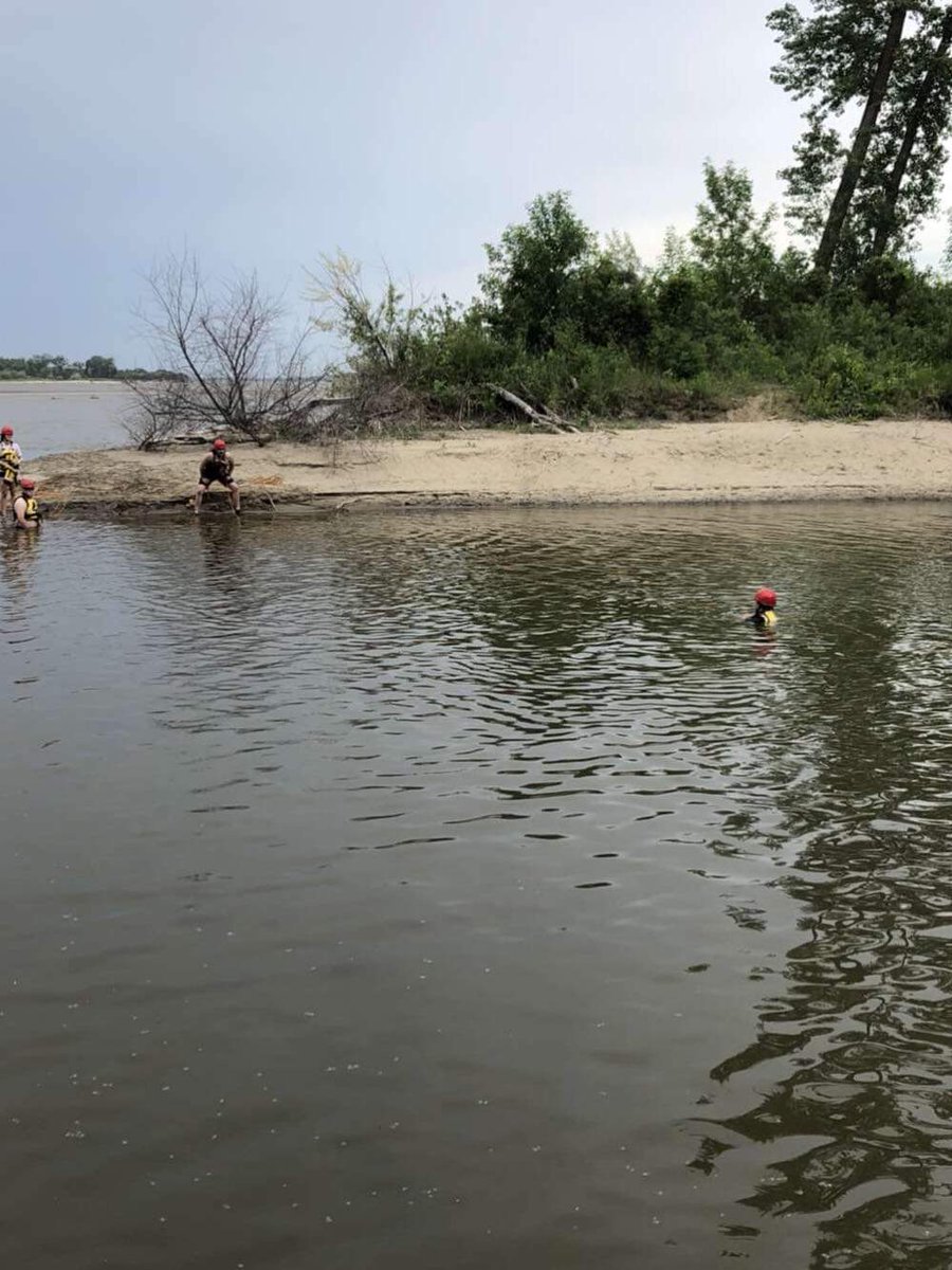 VFEMSD's tweet photo. Before the potential of afternoon showers came into the area, we decided to do a little water rescue training... afterwards, not being quite tired enough, we pulled out one of the pumpers and flowed some water. 

#VermSafe #AlwaysReady https://t.co/b8DOXvbpIL