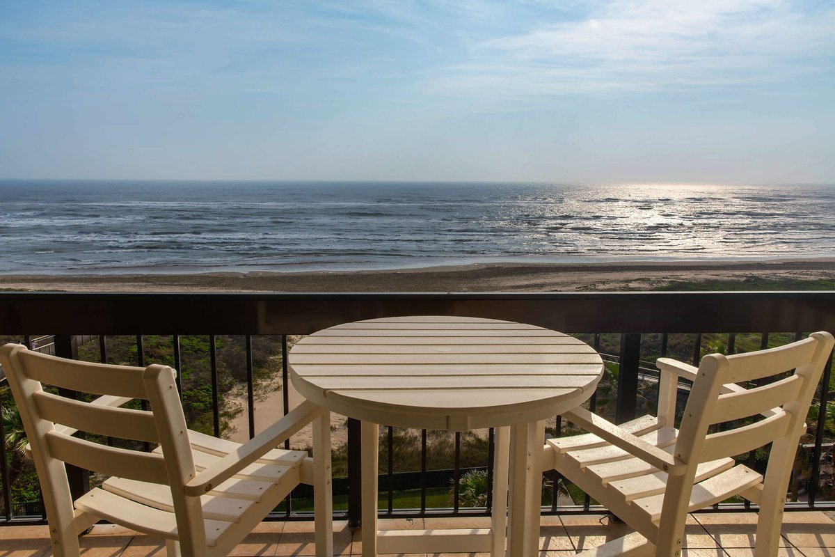 toddw1212's tweet photo. Planning my trip to South Padre Island - staying at Pearl South Padre Resort. For friends traveling soon... https://t.co/LmzkcALOzR https://t.co/lj3zmBmbvU