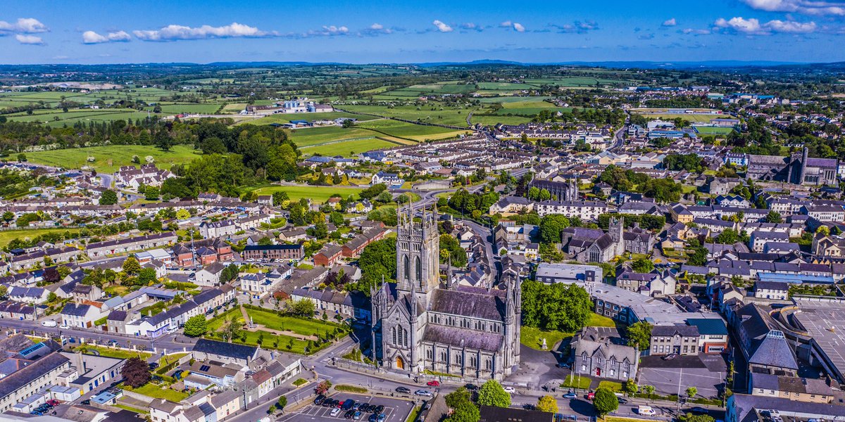 AeroskyUAV's tweet photo. Kilkenny’s stunning sights such as St. Mary’s Cathedral, Dominican Black Abbey, St. Canice’s Church &amp; the Cathedral Church of St. Canice with Round Tower. #kilkenny #irelandsancienteast #countykilkenny #visitkilkenny #kilkennycity #kilkennyhistory #stcanicescathedral #Ireland https://t.co/C2cLwOdf6P