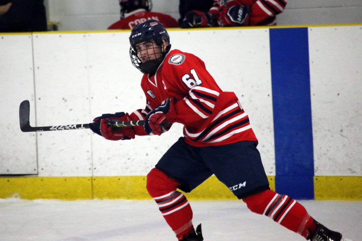 MAshoot4success's tweet photo. Congratulations to client @mattrae71 of the @MidgetGensAAA on signing with the @EspanolaExpress !! Matt is a smooth skating right shot forward with a scoring touch. He’s a skilled player that takes pride in winning face offs in key situations 🚂 #S4SDevelopment #ShootforSuccess https://t.co/LvcFVyJ9Ln