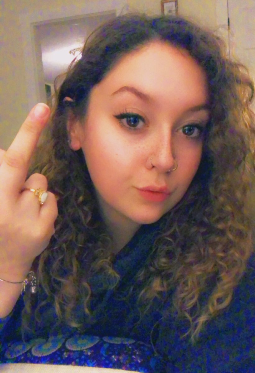 One of ur fav curly haired dommes 😍 you owe me a tip if you think I’m hot sorry that’s just the rules of being a loser ✨ finD • findom • femdom • finsub ✨