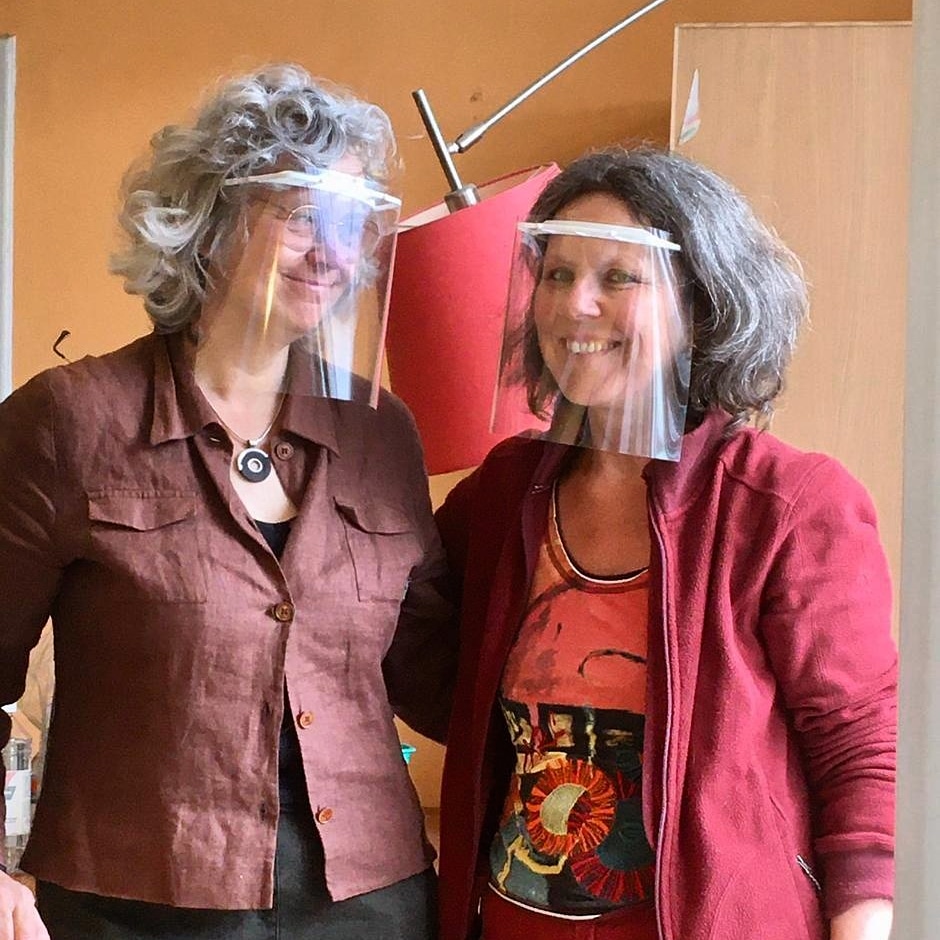 Makers4A's tweet photo. Al veel mensen in veel verschillende beroepen hebben we kunnen helpen met onze Face-shields en clips voor mondmaskers.
Benieuwd hoe we jou kunnen helpen? Neem een kijkje op onze site!
#makers4all #3dprinting #mask #faceshield #daslief #corona #covid_19 #zorgvoorelkaar #doeslief https://t.co/zFa5PjeasA