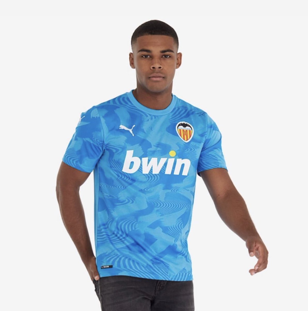 bricssjerseys's tweet photo. We got wild collections of kits
Hit us up to order yours
Kindly like, retweet and follow to supports a brotherโs hustle ๐๐ฝ๐๐ฝ
#6thjune #Accra #Ghana #COVID #ukprotests #TwitterStoreGh #ShattaWale https://t.co/8JToSHhG8a