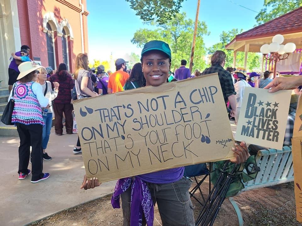 thelocaldialect's tweet photo. Around 500 people came for the Black Lives Matter rally following a march through the streets in Alpine, TX, (pop. ~6000). We are working hard here to show that Black Lives Matter in rural West Texas. #blm #texasprotest #BlackLivesMatter https://t.co/bx2fwrrhbH
