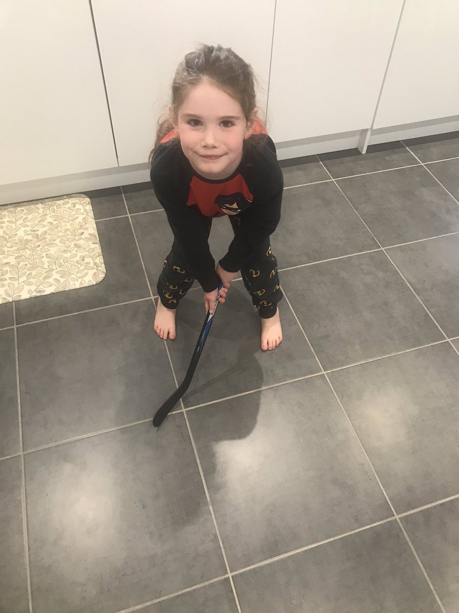 S22LVR's tweet image. Hockey night in the UK !!!! ❤️
#MiniSticks 🥳
@hockeynight  @lsilver21