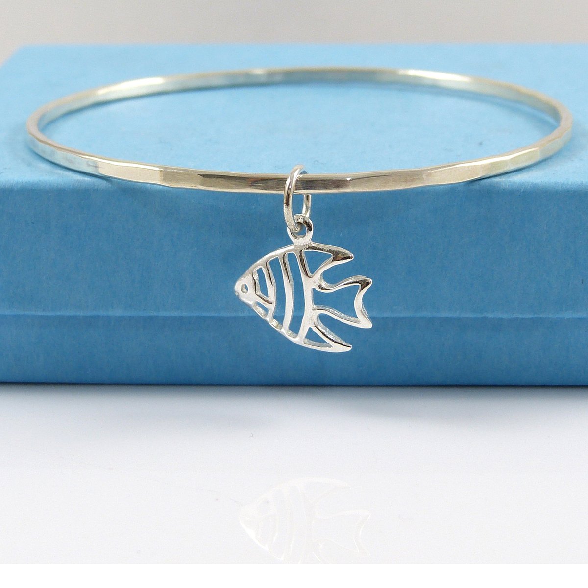 TheStrandline's tweet photo. Sterling Silver Angel Fish Bangle, Fish Bangle, Sterling Silver Bangle, The Strandline https://t.co/UC11nLMjrG #shopindie #seaglassjewellery #seaglassnecklace #EarlyBiz #womaninbiz #Northumberland #thestrandline #supportsmallbusiness #giftideas #StackingBangle https://t.co/lq3fXdXJEv