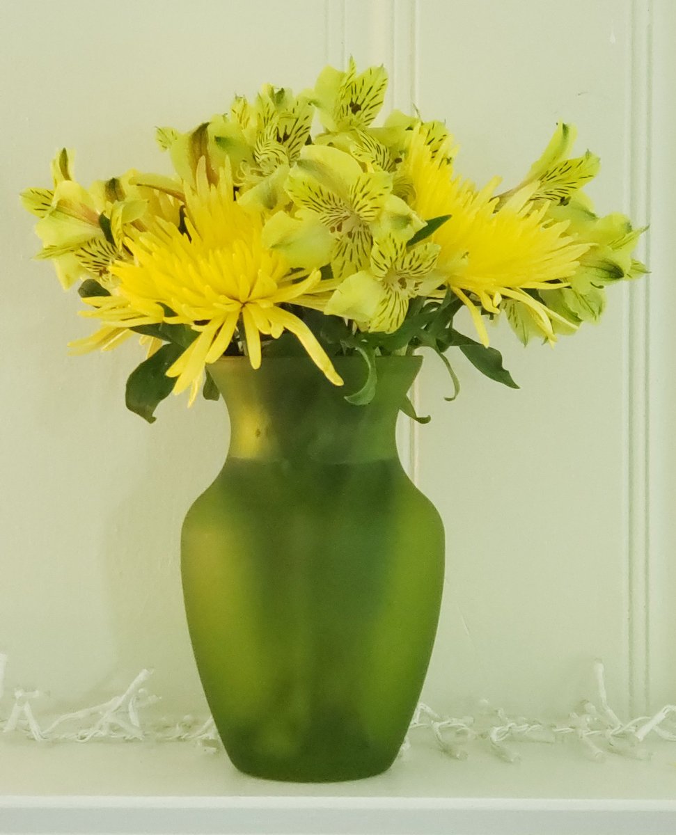 padellie's tweet photo. #AlstroemeriaShakira #FujiMums #Flowers #Bouquet #ILoveFlowers #Blooms #MyHappy https://t.co/fzOD6UHc37