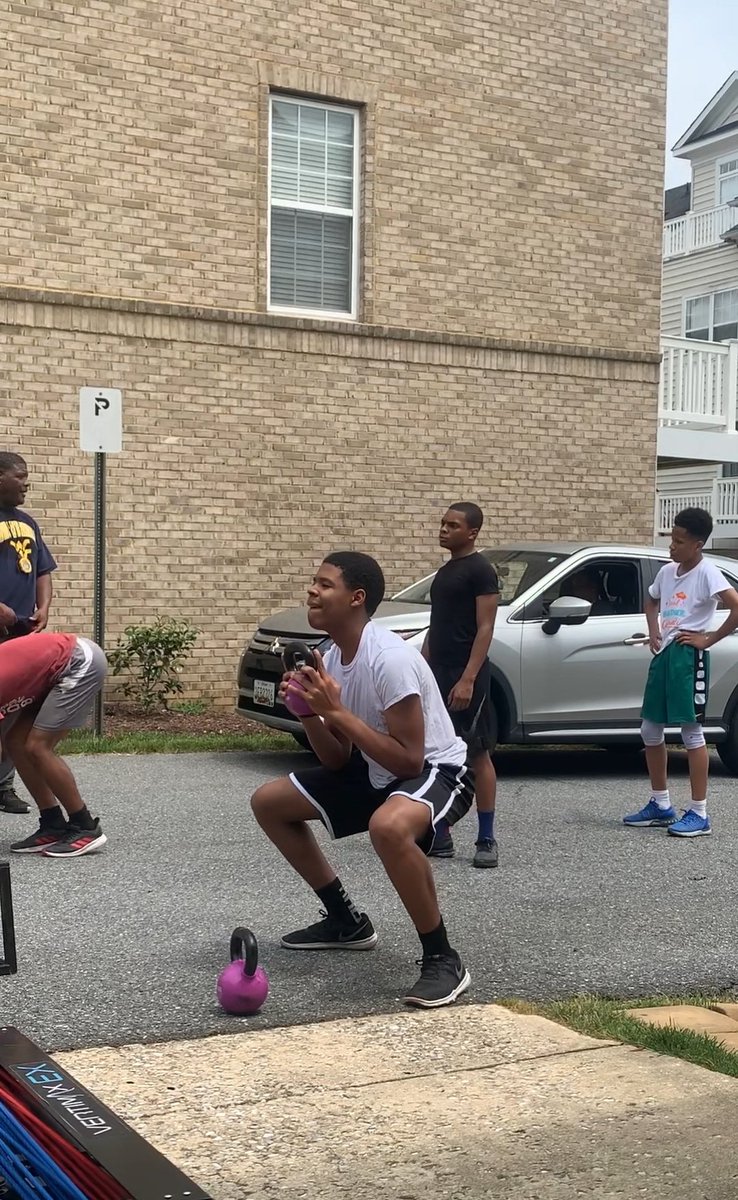 CharlesCtyElite's tweet photo. Good work today Eric!!
#EricWedge🏀
#CharlesCountyEliteProduct💙💛 https://t.co/Ouhj0Fglbs