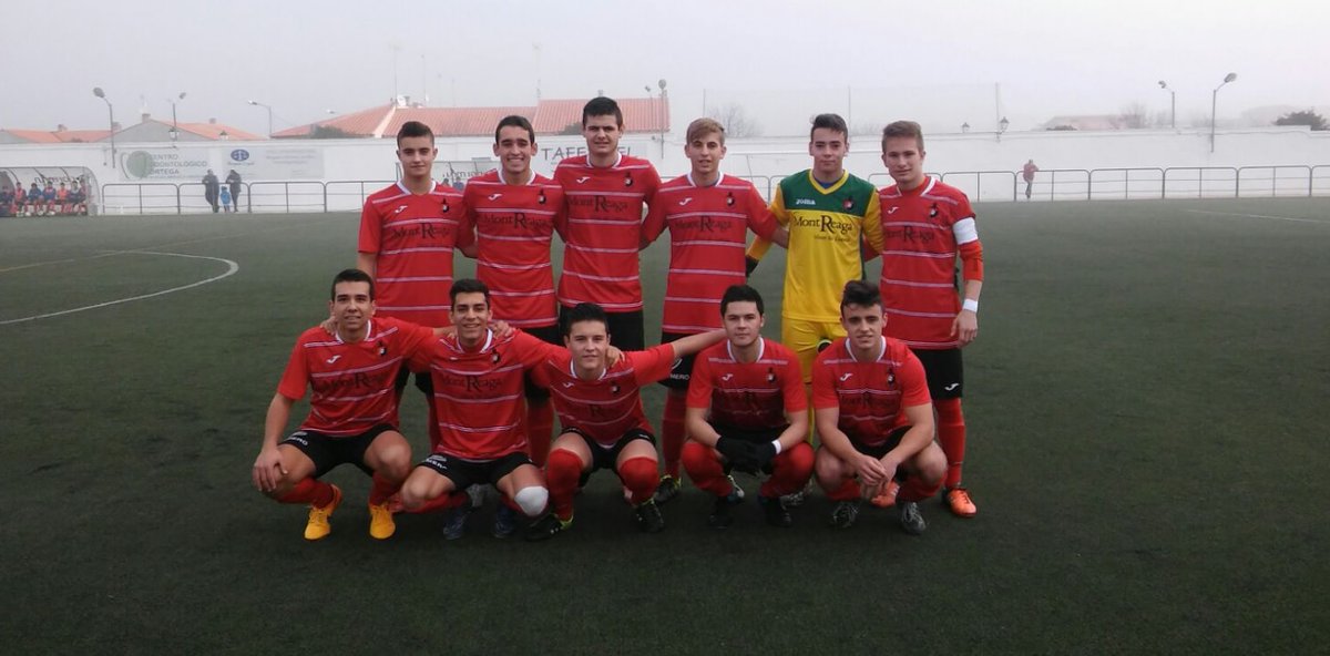 JGomezRegatero's tweet photo. ... la temporada que se hizo, que fue impecable, (Título de Liga, Equipo menos goleado, Equipo máximo goleador y ascenso a Liga Nacional por ser el mejor equipo de Castilla La Mancha) sino porque ese año fue el punto de partida de muchas vivencias, emociones y momentos únicos ... https://t.co/M0q6LUCVtb