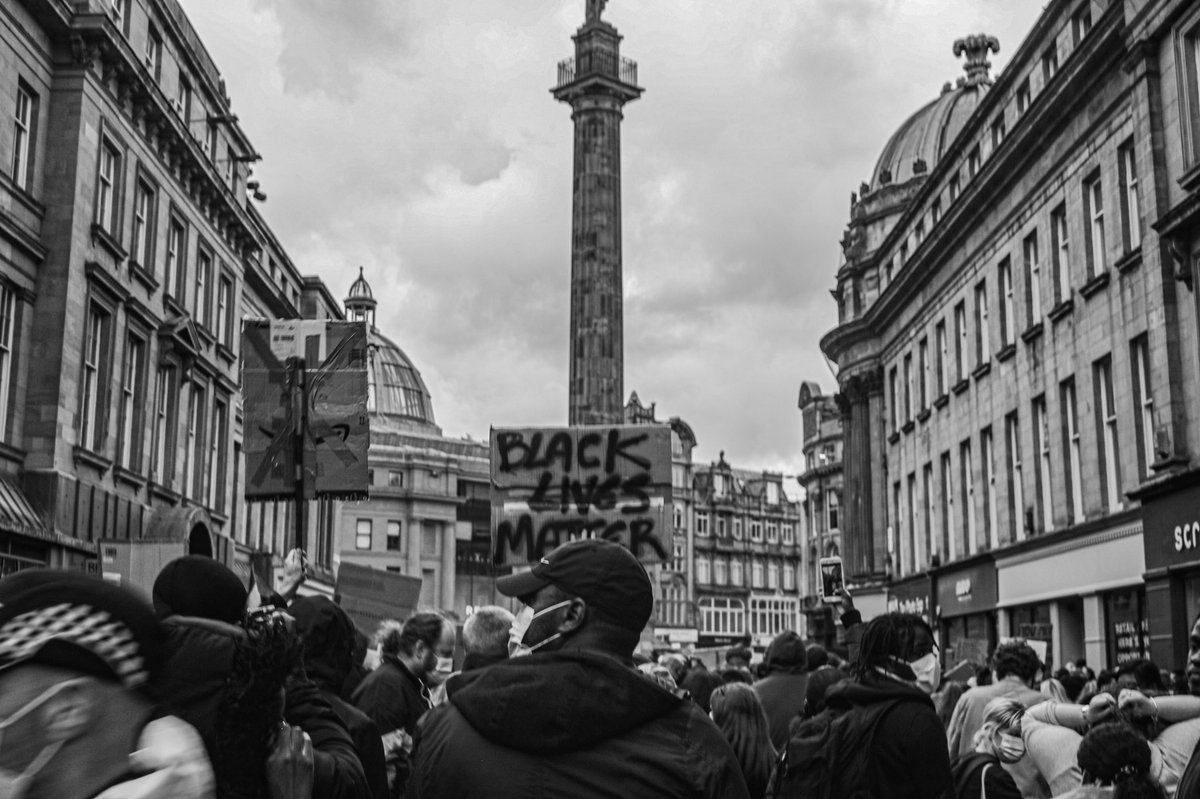 T1DZZ's tweet photo. Newcastle peacefully protesting making us proud #BlackLivesMatterUK #NewcastleProtests #BlackLivesMatter #UnitedWestand https://t.co/FT9kMno7du