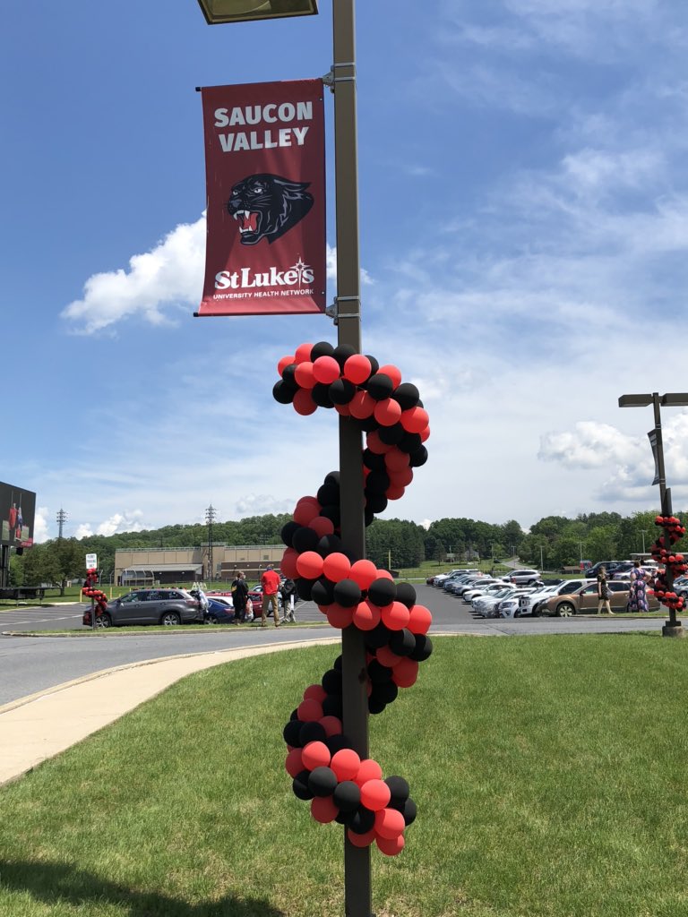 Doc_Kristine's tweet photo. Congratulations Saucon Valley Class of 2020! 🎓 Go do great things!! https://t.co/VtqOs2x5z2