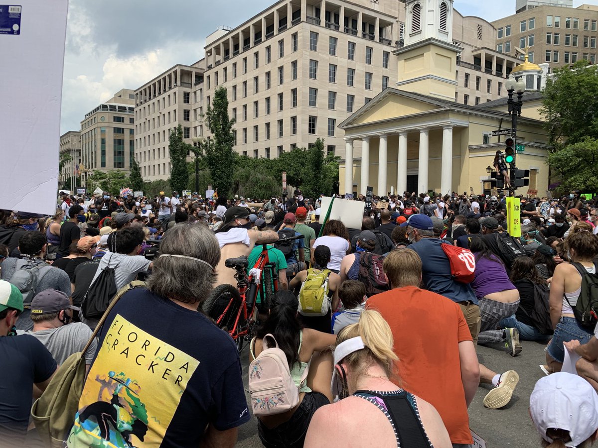 VBSchultz's tweet photo. In DC with #BlackLivesMatterDC for a solemn moment saying the names of a long litany of black men and women killed by police. #Enoughenough https://t.co/uqCDaQNSFe
