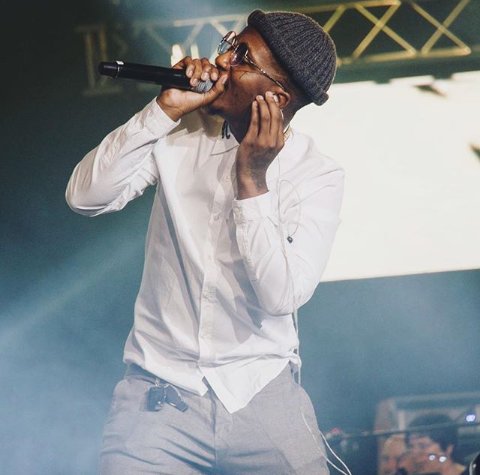 Sydney_025's tweet photo. If it happens you see this picture on your TL plz like the picture or RT let's show him that we Love and Appreciate him and his music🙌🏽Emtee
Emtee #emtee #LockdownHouseParty https://t.co/PqyQyoiyPB