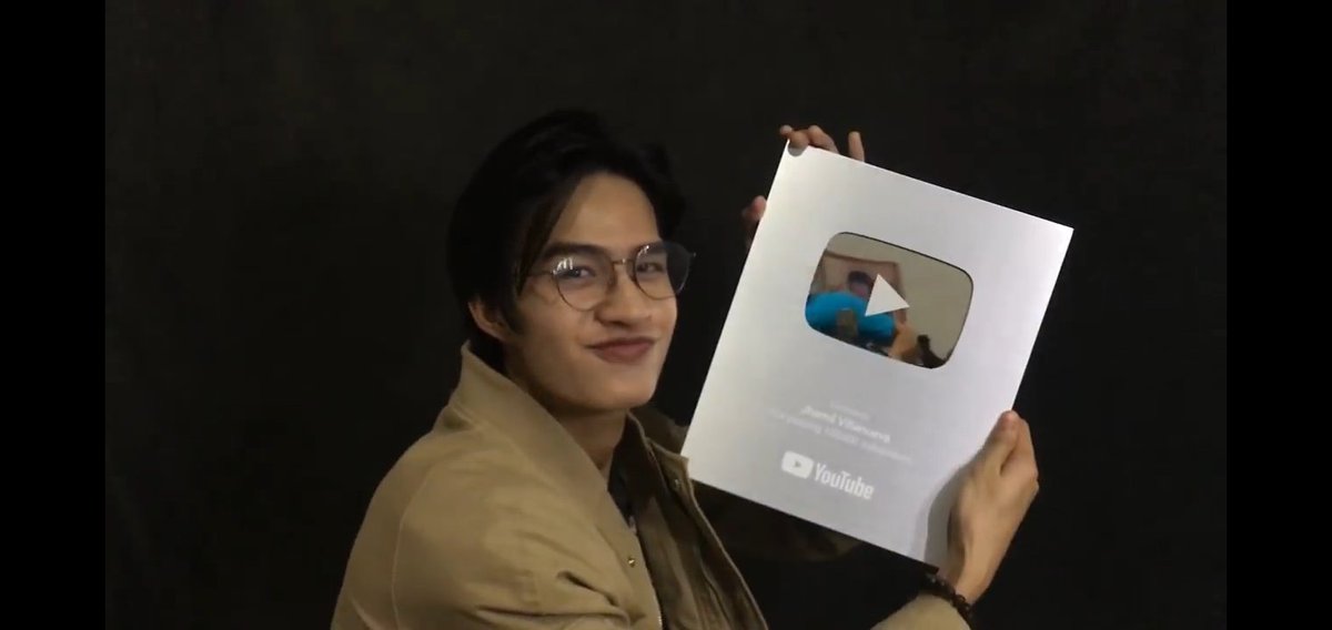 Jhaslengggg's tweet photo. CONGRATS!! @jhamvill_. u deserved it. I really appreciate those videos that I watched from u, kaya 'di na 'ko magtataka na malayo ang mararating mo. and u look so cute whenever you're being makulit and how pure your smile is huhu in that way can make my heart melt. :(( https://t.co/5I0AoKugT9