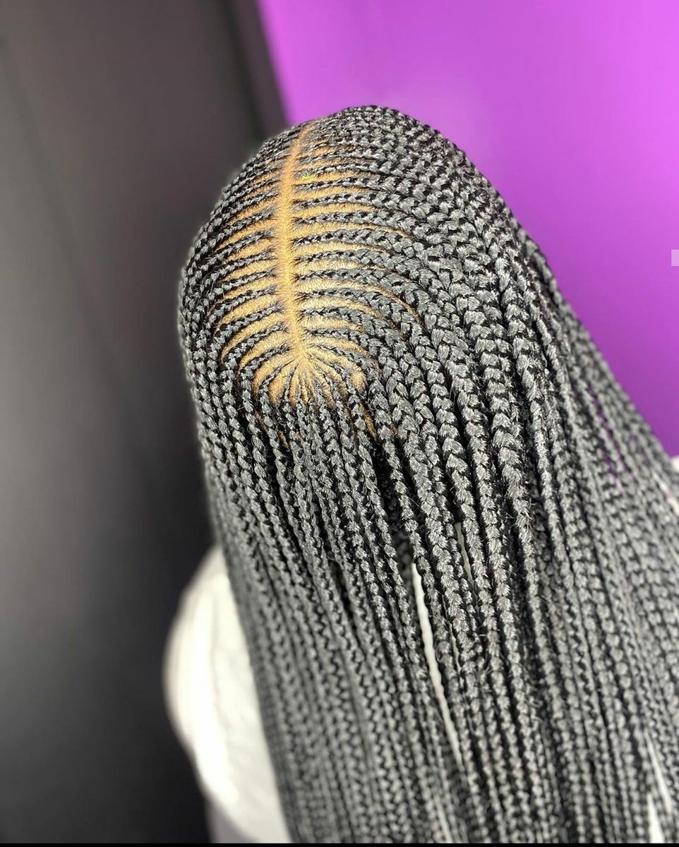 Touchedbytb_'s tweet image. Classic middle Part ✌🏾 layers 💜 #layerbraids  #touchedbytb_  #feedinbraids  #middlepartbraids  #partrefiner💜  #precisioncomb #partingcomb  #neatbraids  #clevelandbraider