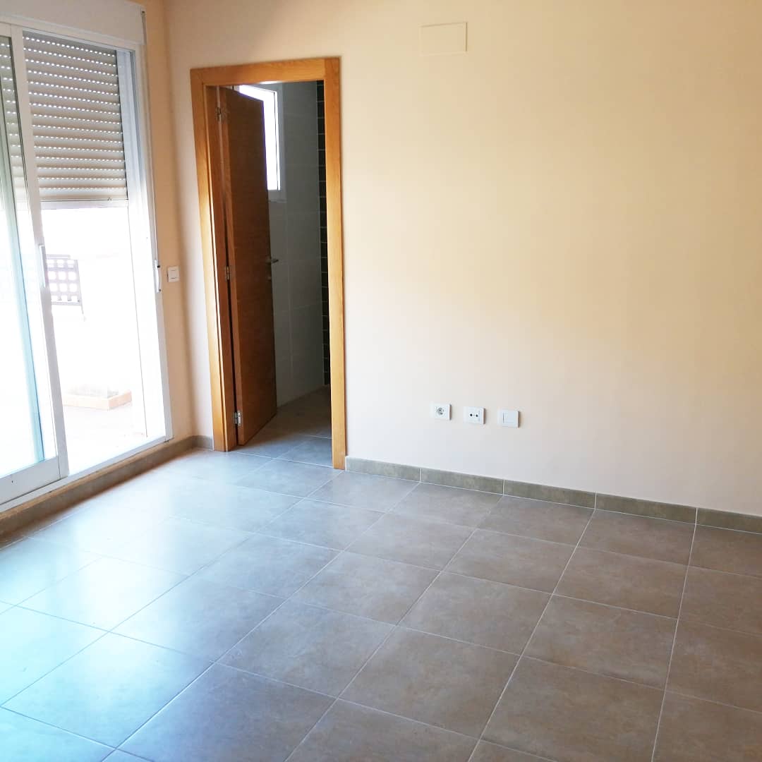 ¡¡DESDE 48.000€ Y SIN COMISIONES!!
🏘️🏡 Adosados en Sellent 🏘️🏡
🛏️ 4 Habitaciones
🚽  3 Cuartos de baño
📐  200m2
🚘  Garaje
🌷  Con terrazas y balcón
📣📣📣 LLAMANOS YA Y AGENDA TU VISITA QUE VUELAN  618 09 90 78 📣📣📣