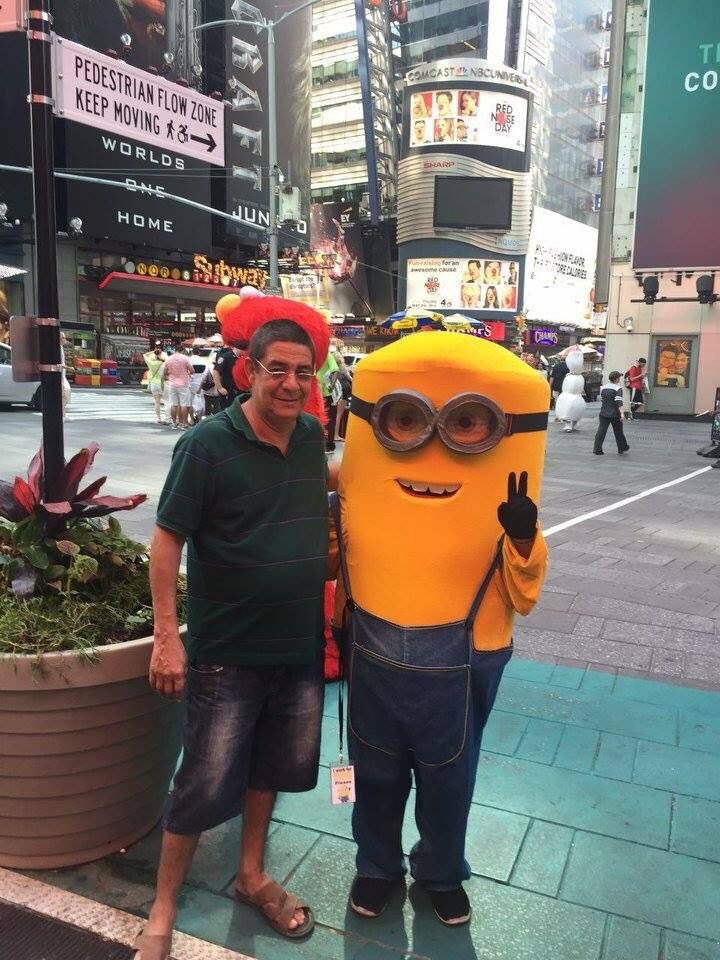Repasse a foto do Zeca Pagodinho tranquilão na Times Square de polo, bermuda e sandalinha de crente e uma coisa muito boa acontecerá HOJE na sua vida. Quem ignorar, nunca mais vai ter happy hour com os amigos depois da pandemia.
Ps: ainda há mesmo quem odeie ESTE HOMEM? https://t.co/5oeFM8ej9Q