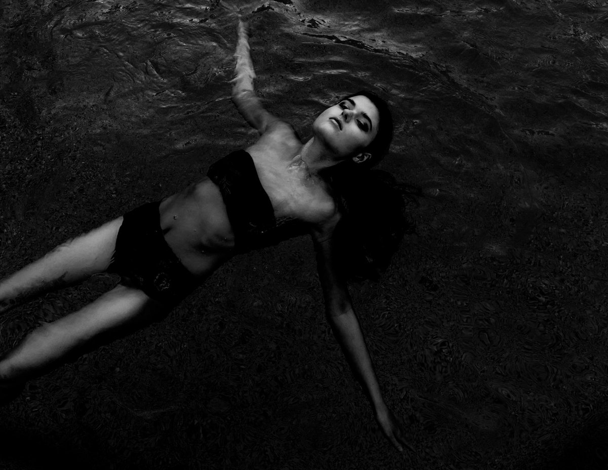 TheTillmanPhoto's tweet photo. I have been absent from this account for a minute but I have been creating still. Here is a shot from a recent addition to my water series.
#photographer #ContentCreator #blackandwhitephotography https://t.co/DO2538wI61